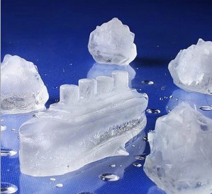 Titanic silicone ice tray