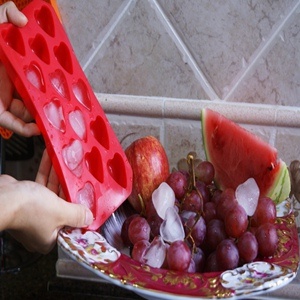 A newest perspective on ice cube trays. A newest perspective on ice cube trays.