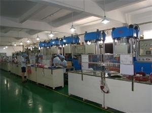 What will be the determination of glue on the production of silicone ice trays? What will be the determination of glue on the production of silicone ice trays?