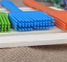 This one piece silicone pastry brush is convenient and great for your next grill barbecue vacation! This one piece silicone pastry brush is convenient and great for your next grill barbecue vacation!