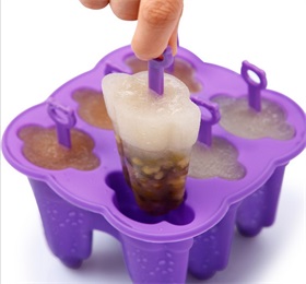 Homemade popsicles choosing silicone ice lolly moulds and enjoy the refreshing of summer!