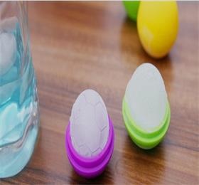 Hanchuan creative spherical silicone ice ball mold soccer World Cup design, making you a cooler summer! Hanchuan creative spherical silicone ice ball mold soccer World Cup design, making you a cooler summer!