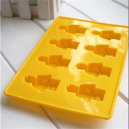 New design of cartoon robot silicone ice cube tray, make us love this summer!