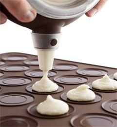 Canadian coffee shop cooperated with hanchuan to design macaron silicone mat.