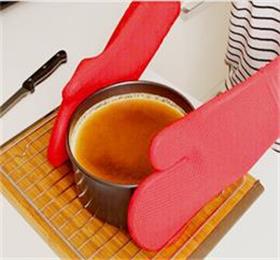 Silicone kitchen glove with fabric lining & inner cotton layer for cooking, best protection ever.