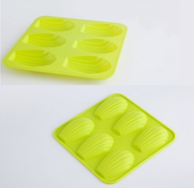 Shell shaped silicone bakeware