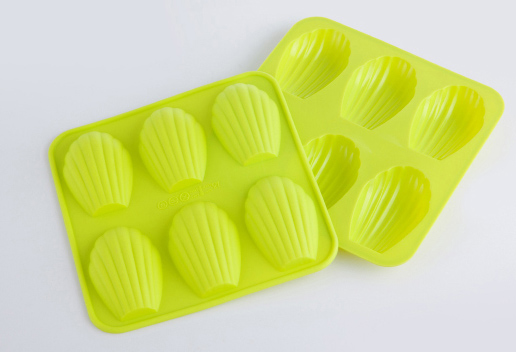 shell shaped silicone ice tray