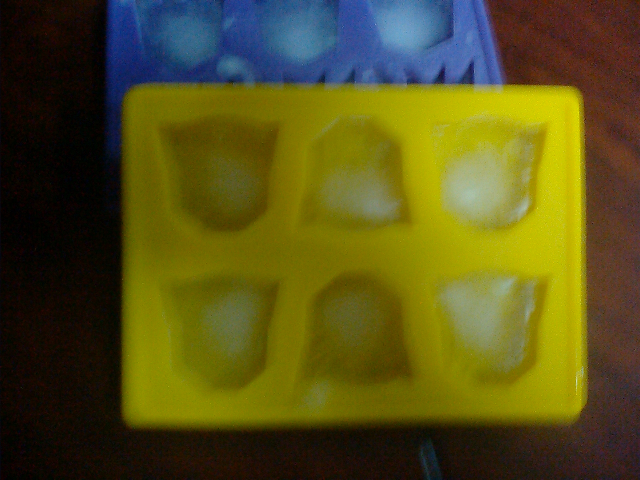 silicone ice cube tray