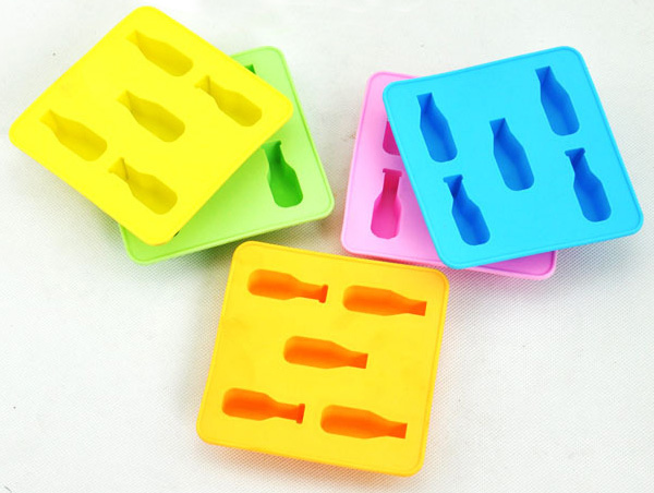 Silicone ice cube tray