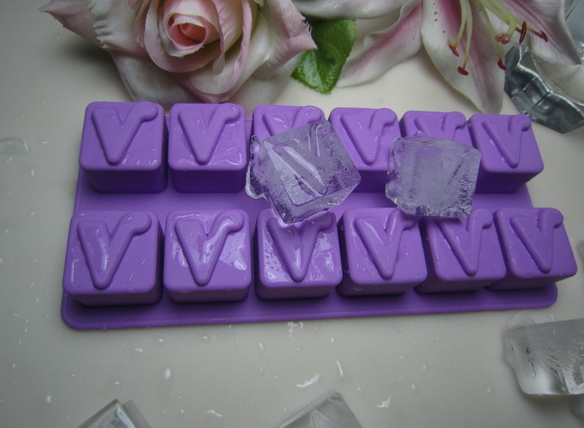 silicone ice trays