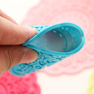 Fresh flowers thickening round silicone cup mat