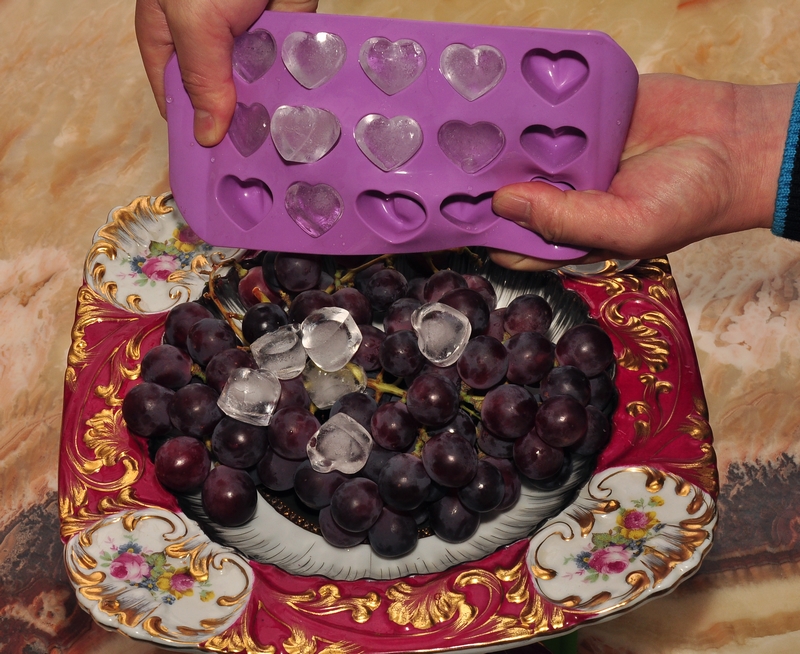 Silicone ice tray