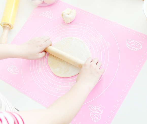 silicone baking mat for pastry rolling with measurements