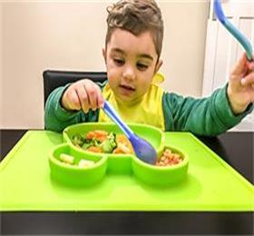 silicone placemat and plate for kids.