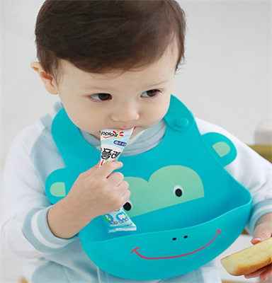 FDA approved silicone baby bibs for feeding